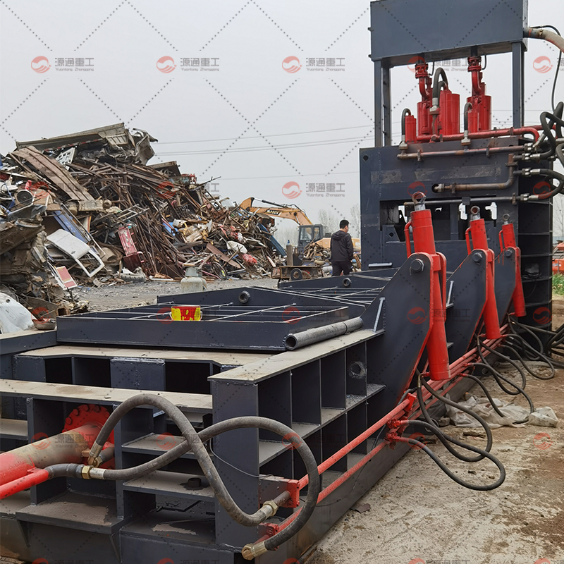 Multifunctional hydraulic gantry shear