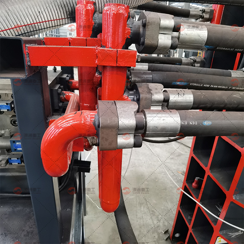 Heavy hydraulic shearing machine