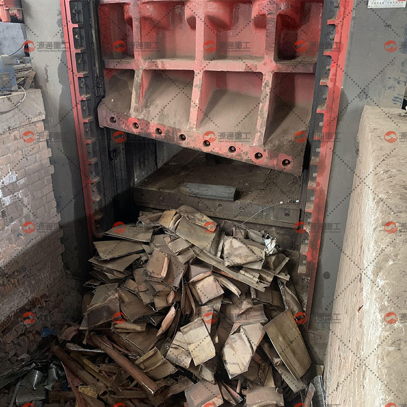 Production site of hydraulic steel shearing machine