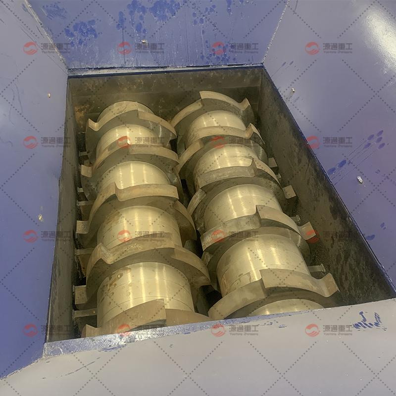 Double shaft shredder