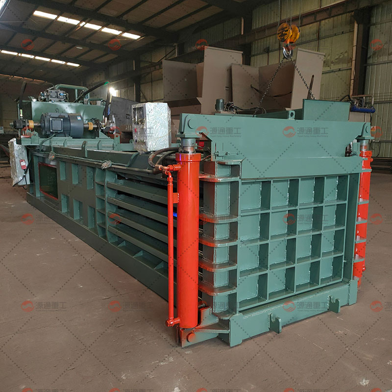 Plastic bottle packing machine