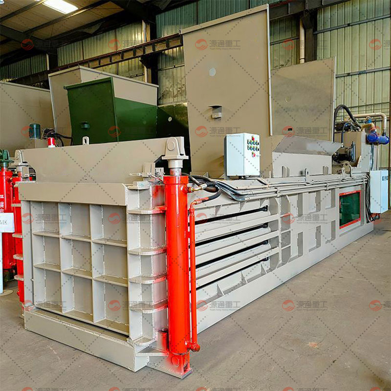 Plastic bottle packing machine